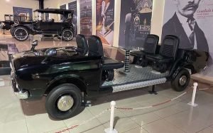Sharjah-Classic-Cars-Museum-exhibition-old-cars